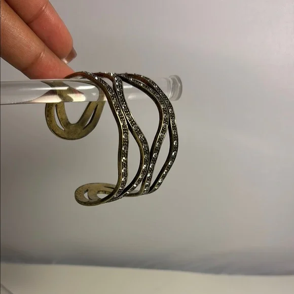 Elegant Gold and Silver Wave Bracelet - Picture 2 of 5